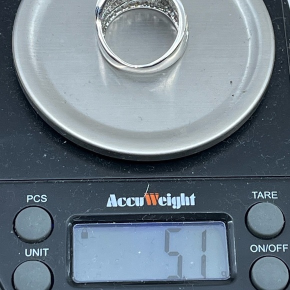 Stunning 925 Sterling Silver Two-Tone Crossover Ring – Size 5.5 - Picture 17 of 17